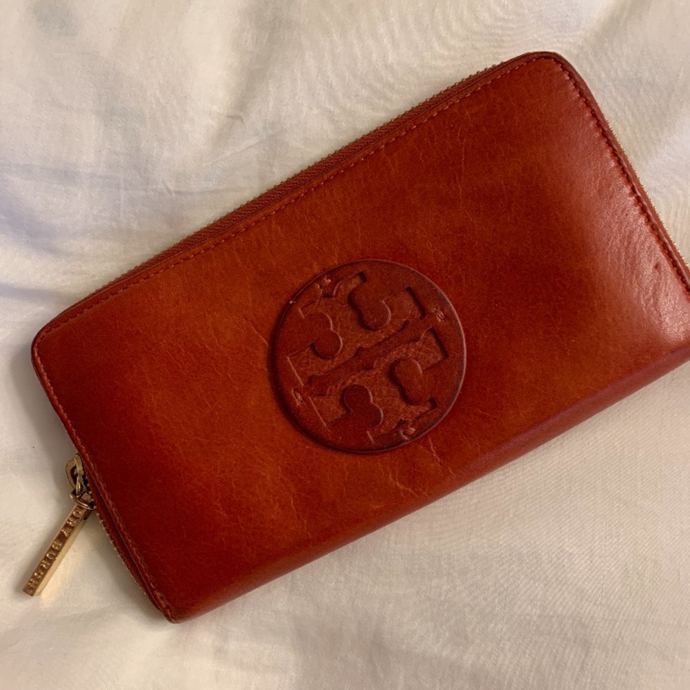 Tory Burch Wallet, Red, Excellent condition